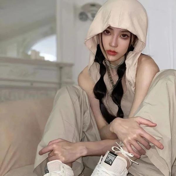 谜一样的双眼 电影封面